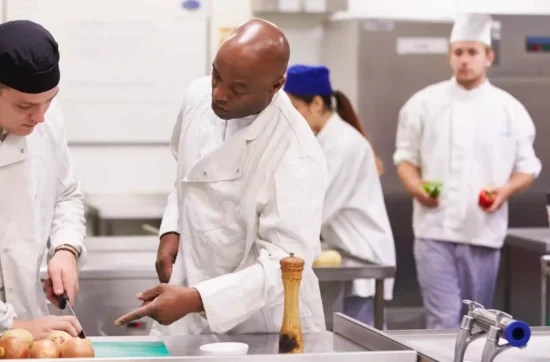 Formation Agent(e) polyvalent de restauration rapide